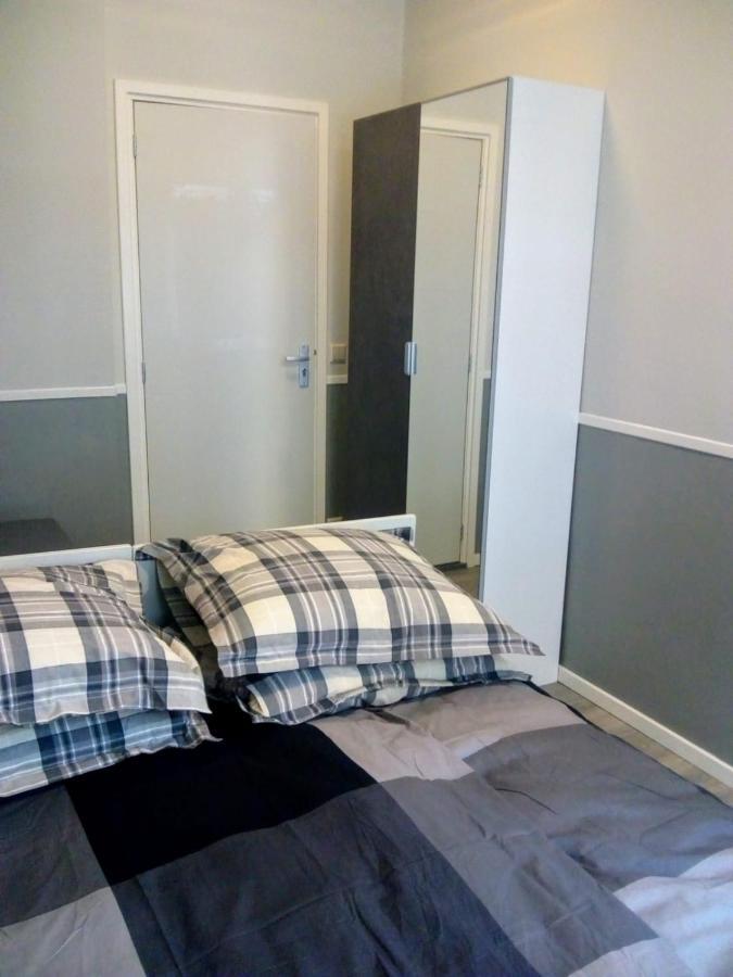Aldo, Not For Parties, Not A Hotel, Room With Shared Bathroom, No Kitchen Amsterdam Exteriör bild