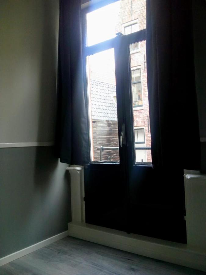 Aldo, Not For Parties, Not A Hotel, Room With Shared Bathroom, No Kitchen Amsterdam Exteriör bild